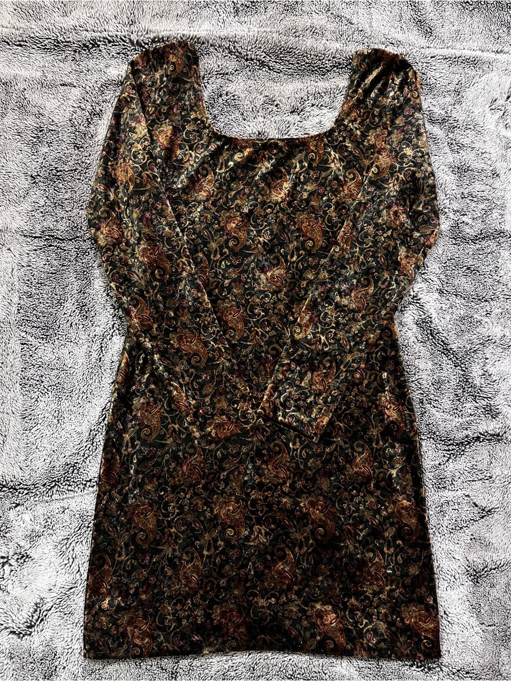 Women's Vintage Long Sleeve Scoop Neck Velvet Dress in Black and Brown Paisley